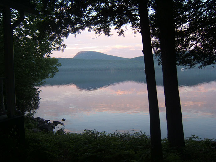 Lake Willoughby Beach Cottage Vacation Rental in Westmore, VT